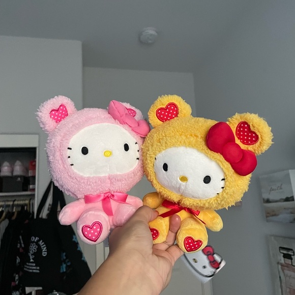 NWT HELLO KITTY PLUSH SET - Picture 1 of 7